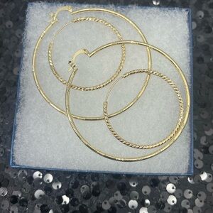 NEW  set of Laminated Gold Arracadas Two pairs two‎ sizes